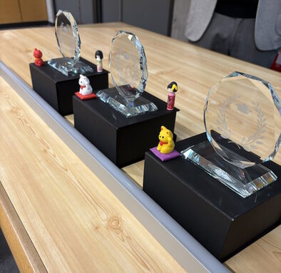 Les trophées pour chaque catégorie : Université, Lycée et Collège